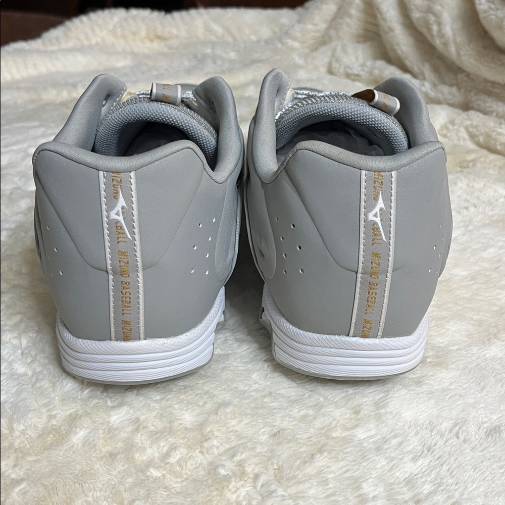 NEW Mizuno 9-Spike Ambition 3 Low Metal Baseball Cleats Grey/White Men's Size 14 - Picture 6 of 15